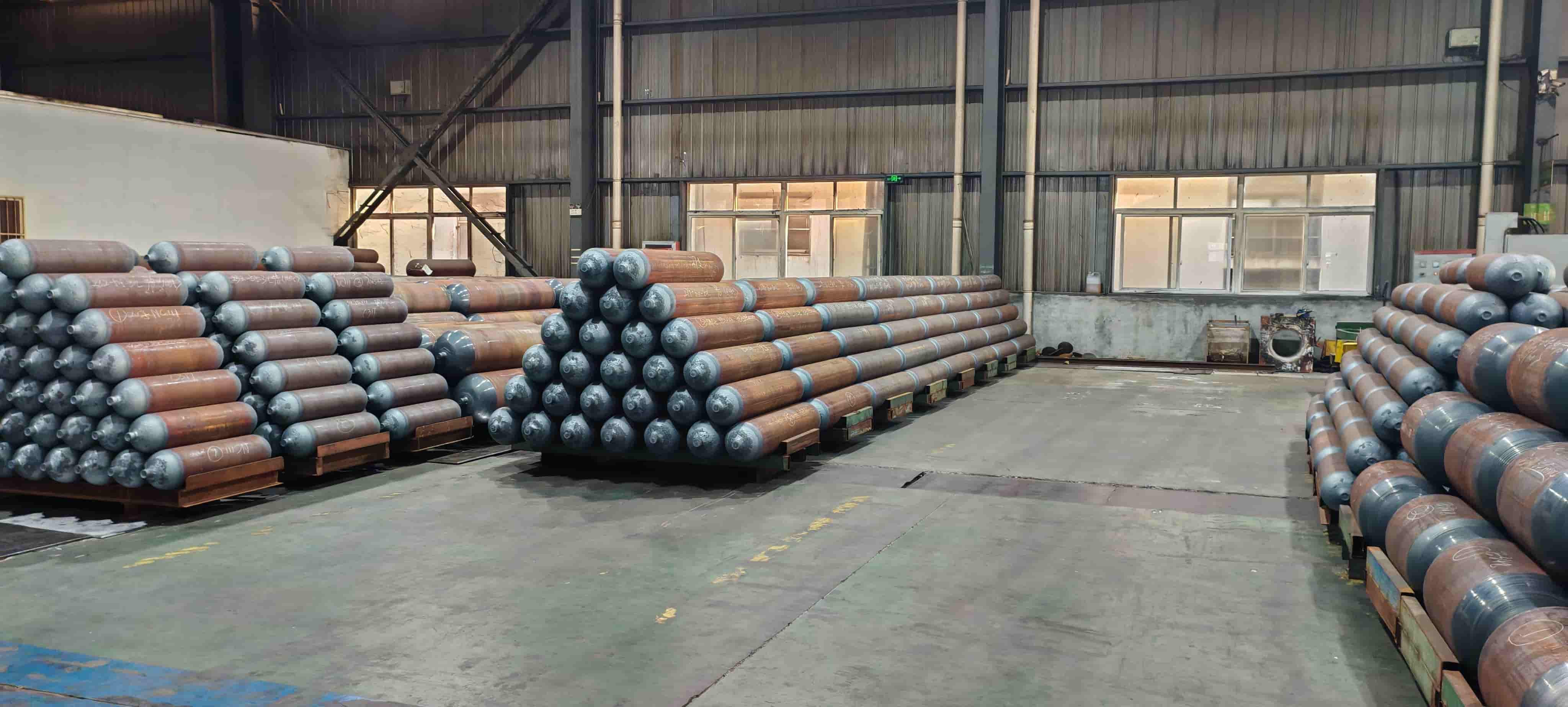 Industrial gas cylinders