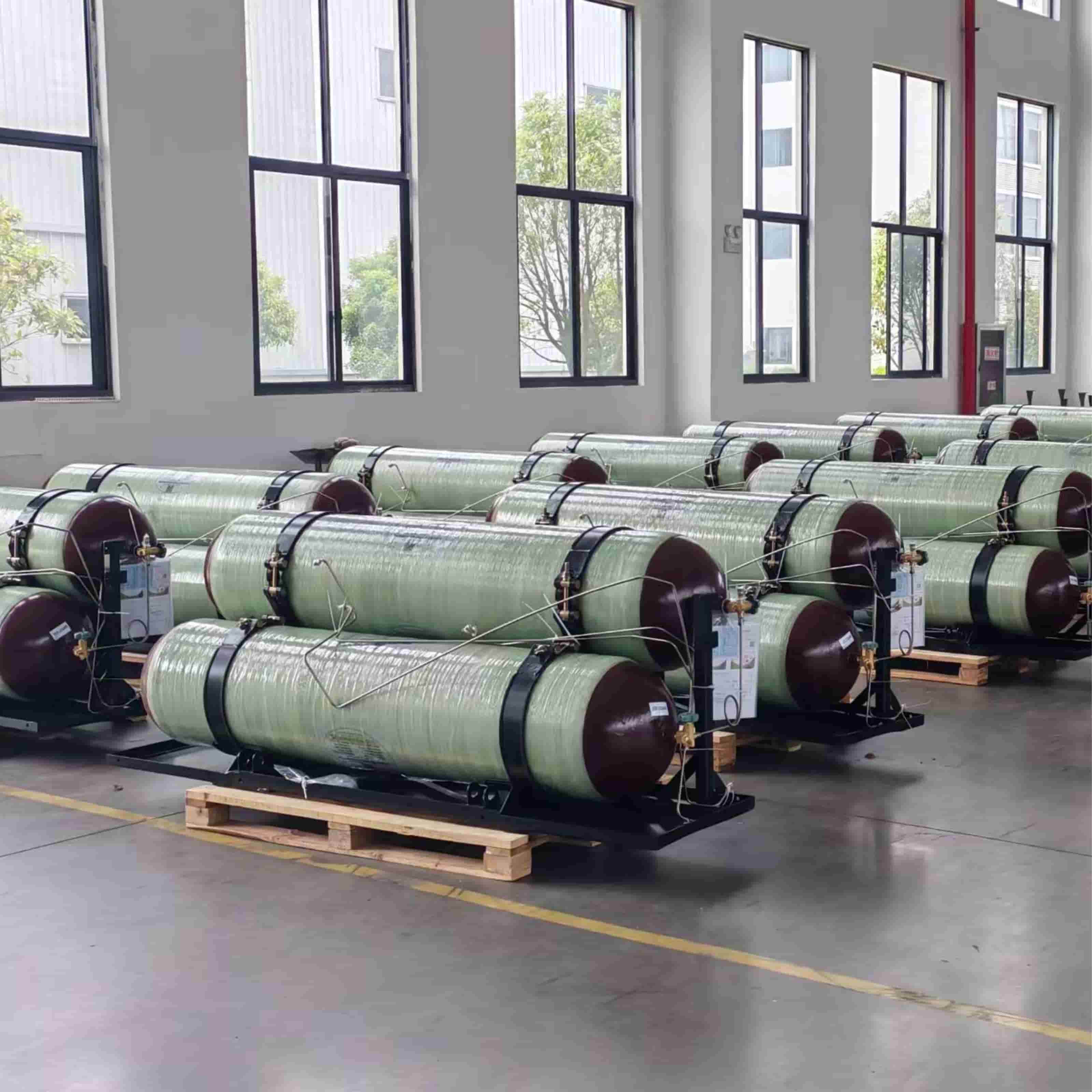 🚀 Cascada de cilindros de GNC tipo 2 de 520 L: Almacenamiento optimizado para camiones de servicio pesado